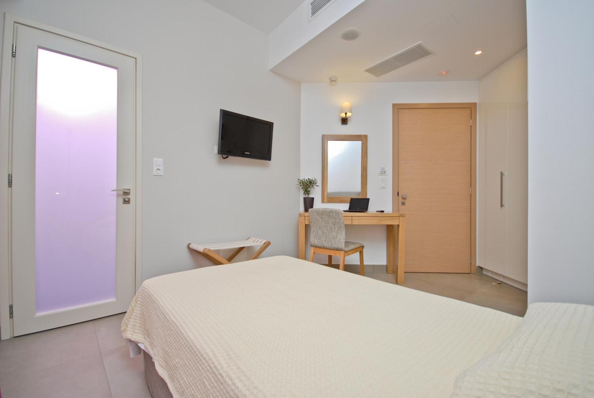Xenia Hotel Naxos City Екстер'єр фото